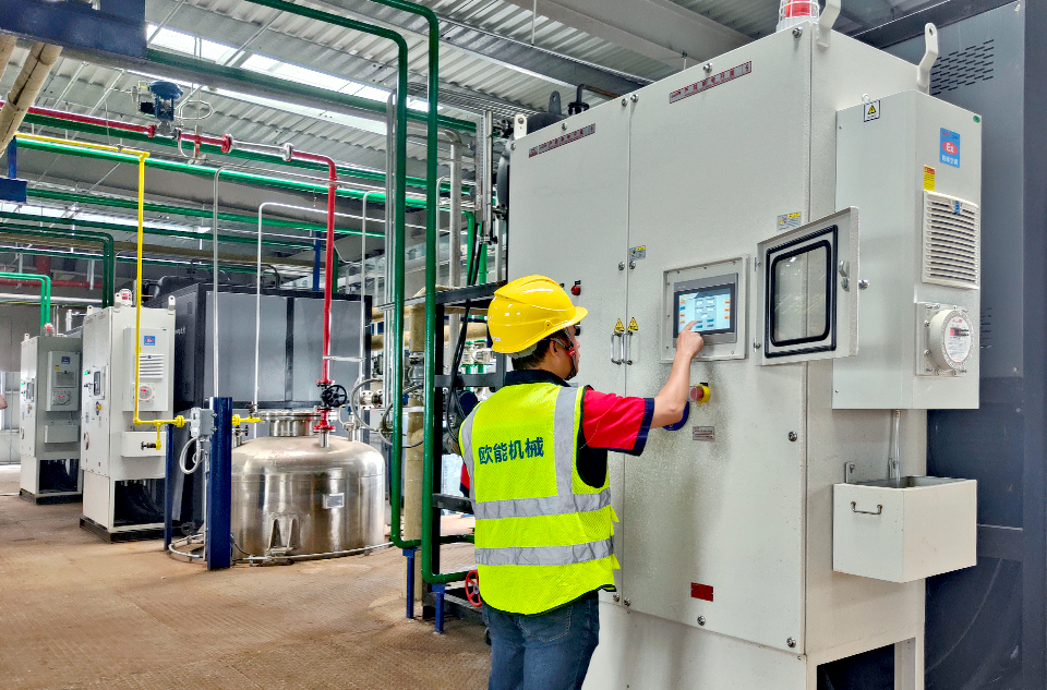 11年專注安全·節(jié)能防爆電加熱導熱油爐生產